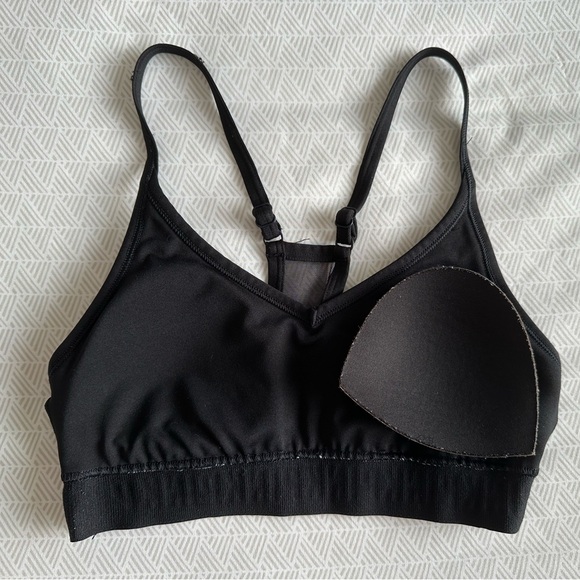 PINK sports bra bundle - Picture 2 of 11